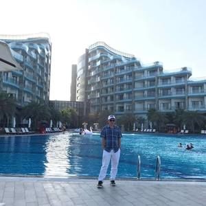 Meet your Posher, Ngô thành